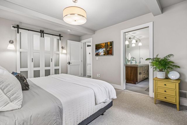 747 Kenwood Parkway, Minneapolis, MN 55403