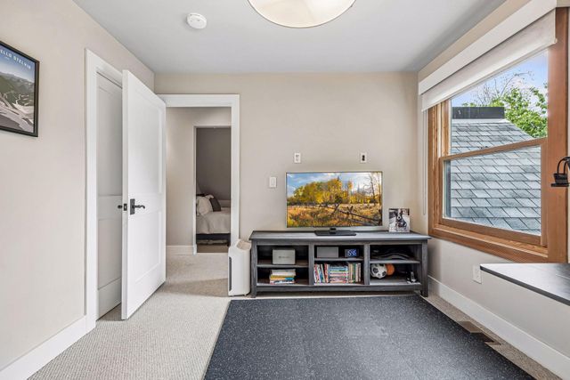 747 Kenwood Parkway, Minneapolis, MN 55403