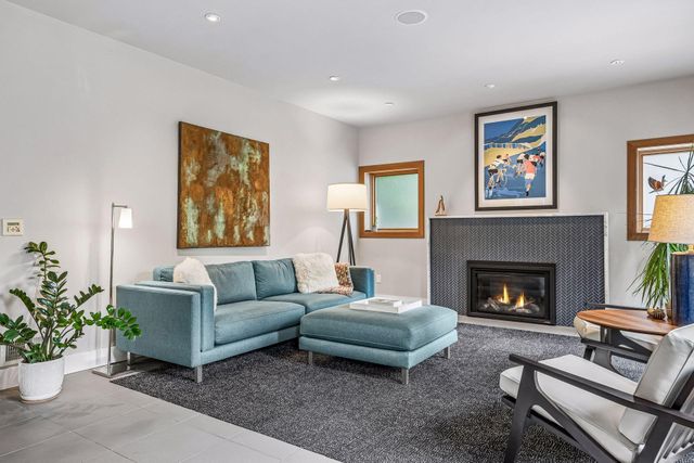 747 Kenwood Parkway, Minneapolis, MN 55403