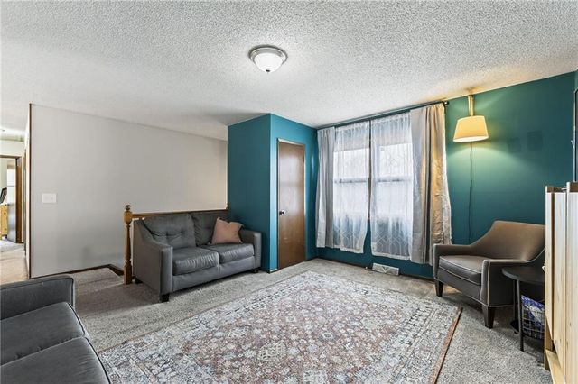 4956 N Revere Street, Kansas City, MO 64152