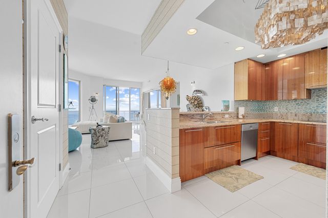 2700 N Ocean Drive Ph4b, Singer Island, FL 33404