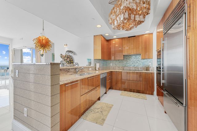 2700 N Ocean Drive Ph4b, Singer Island, FL 33404
