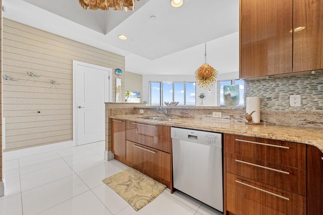 2700 N Ocean Drive Ph4b, Singer Island, FL 33404