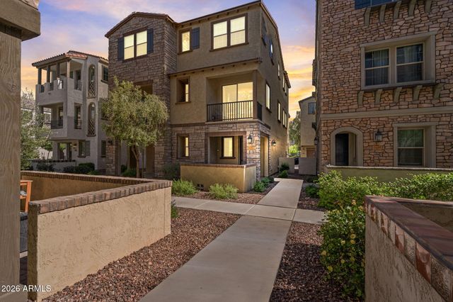 1694 E HAMPTON Lane, Gilbert, AZ 85295