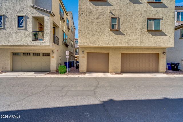 1694 E HAMPTON Lane, Gilbert, AZ 85295