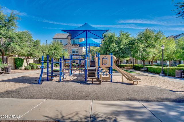 1694 E HAMPTON Lane, Gilbert, AZ 85295