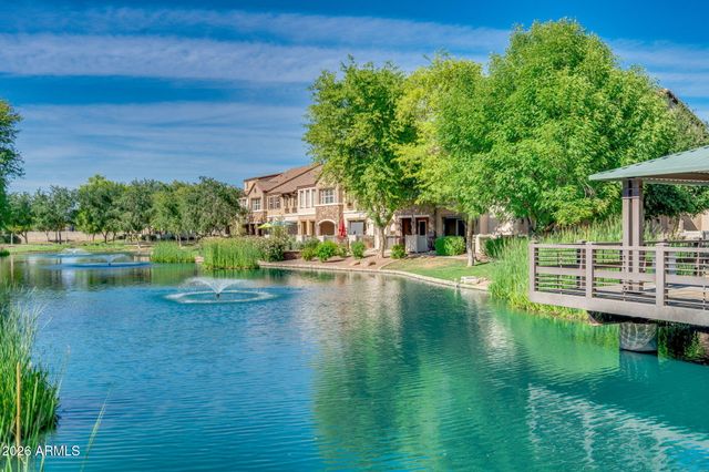 1694 E HAMPTON Lane, Gilbert, AZ 85295