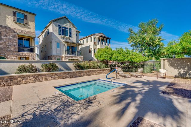 1694 E HAMPTON Lane, Gilbert, AZ 85295