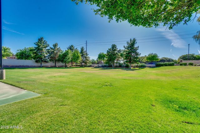 1694 E HAMPTON Lane, Gilbert, AZ 85295