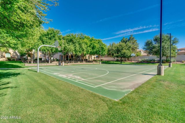 1694 E HAMPTON Lane, Gilbert, AZ 85295