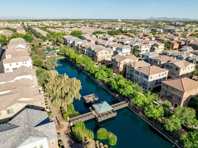 1694 E HAMPTON Lane, Gilbert, AZ 85295