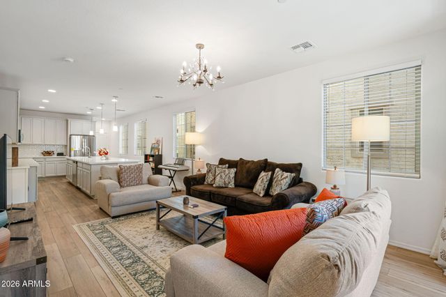 1694 E HAMPTON Lane, Gilbert, AZ 85295