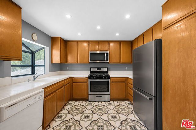 26331 Rainbow Glen Drive 239, Santa Clarita, CA 91321