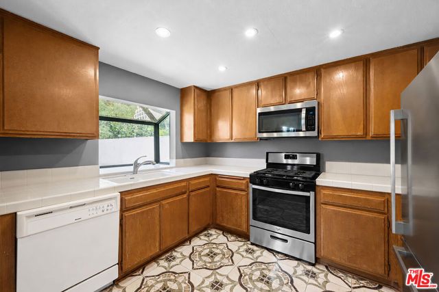 26331 Rainbow Glen Drive 239, Santa Clarita, CA 91321