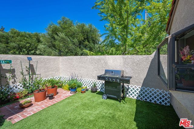 26331 Rainbow Glen Drive 239, Santa Clarita, CA 91321