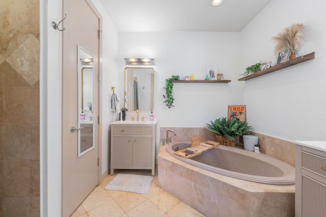 734 Cannen John Lane, Dallas, TX 75204