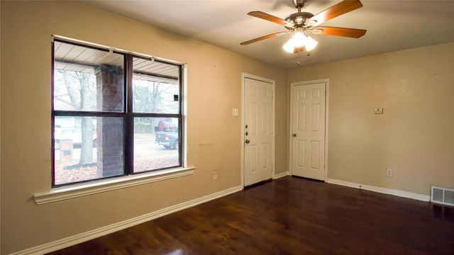 806 E Vista Drive, Garland, TX 75041