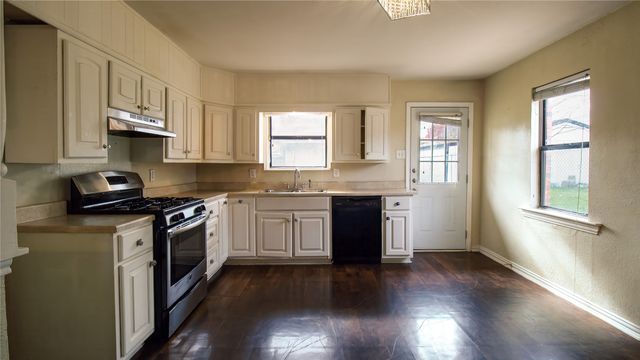 806 E Vista Drive, Garland, TX 75041