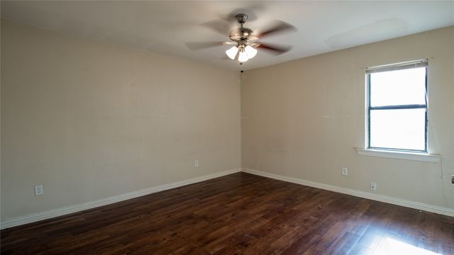 806 E Vista Drive, Garland, TX 75041