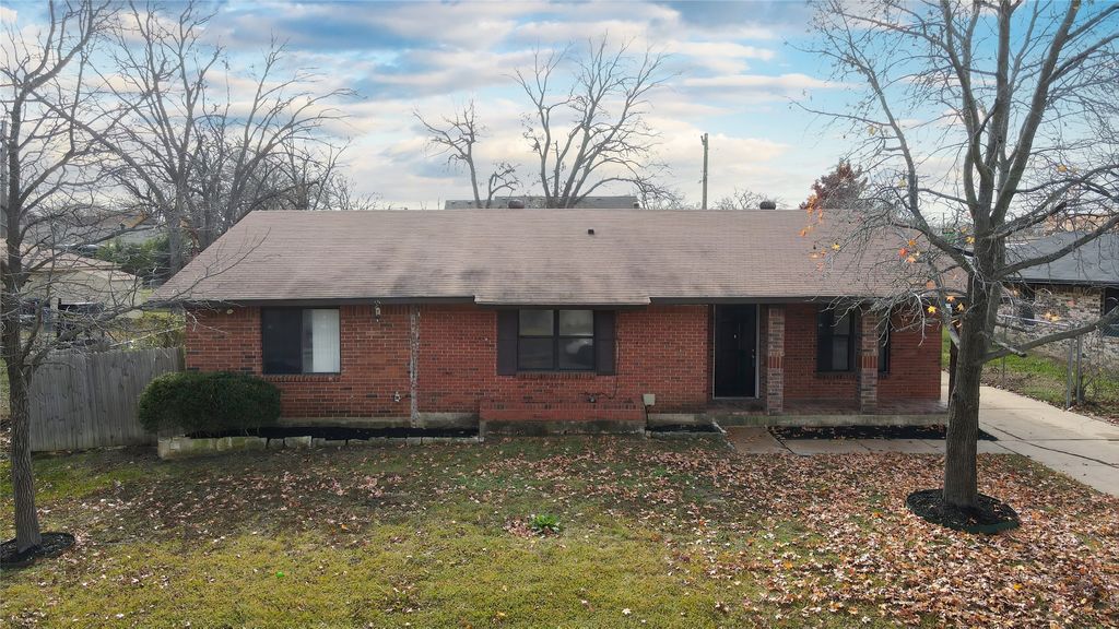 806 E Vista Drive, Garland, TX 75041