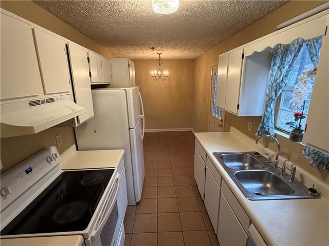 122 Oriole Drive, Jonesboro, GA 30238