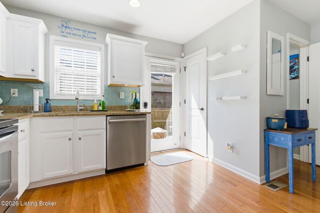 11526 Bellewood Garden Ct, Louisville, KY 40223