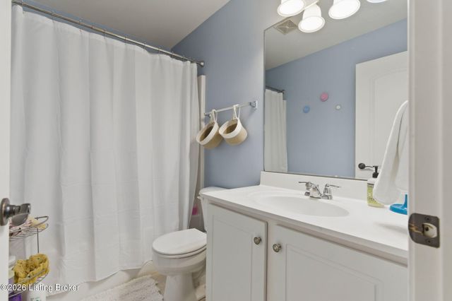 11526 Bellewood Garden Ct, Louisville, KY 40223