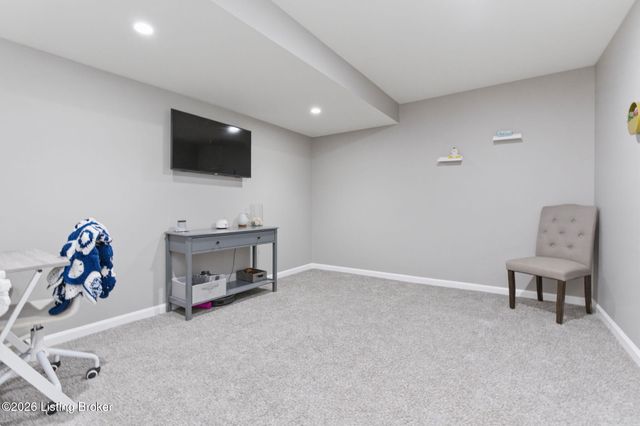 11526 Bellewood Garden Ct, Louisville, KY 40223