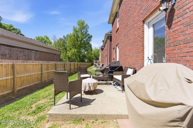 11526 Bellewood Garden Ct, Louisville, KY 40223