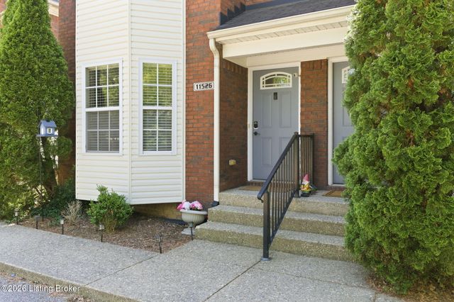 11526 Bellewood Garden Ct, Louisville, KY 40223