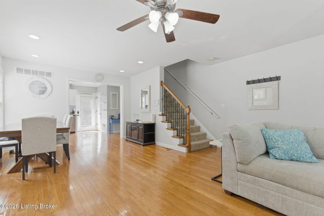 11526 Bellewood Garden Ct, Louisville, KY 40223