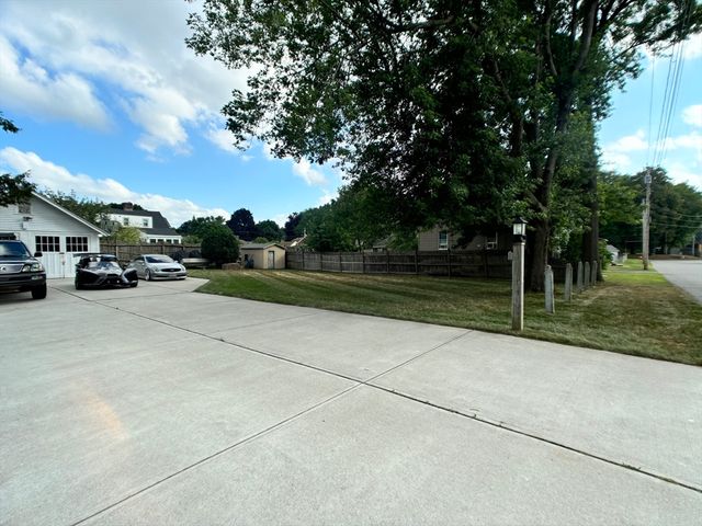 168 Wheatland Ave 2, Chicopee, MA 01020