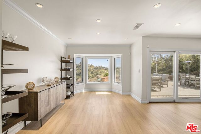 3970 Ellenita Avenue, Tarzana, CA 91356