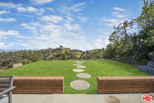 3970 Ellenita Avenue, Tarzana, CA 91356