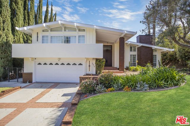 3970 Ellenita Avenue, Tarzana, CA 91356