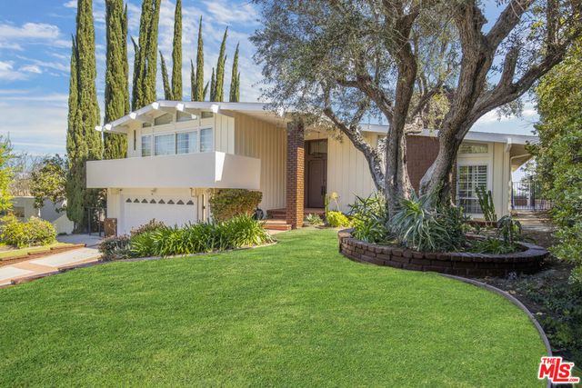 3970 Ellenita Avenue, Tarzana, CA 91356