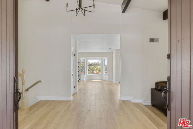 3970 Ellenita Avenue, Tarzana, CA 91356