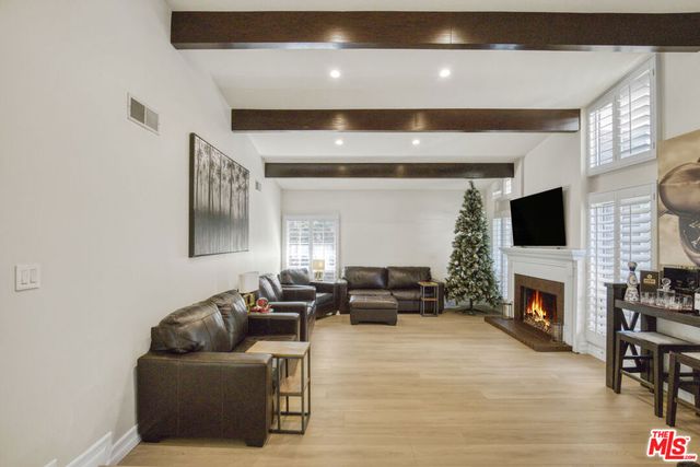 3970 Ellenita Avenue, Tarzana, CA 91356