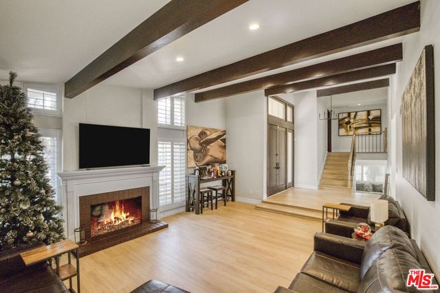 3970 Ellenita Avenue, Tarzana, CA 91356