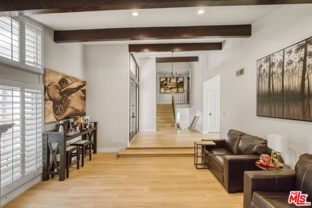 3970 Ellenita Avenue, Tarzana, CA 91356