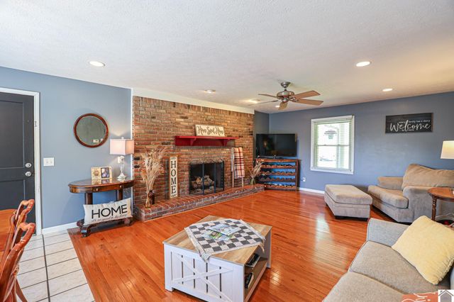 140 Brenna Dr, Paducah, KY 42001