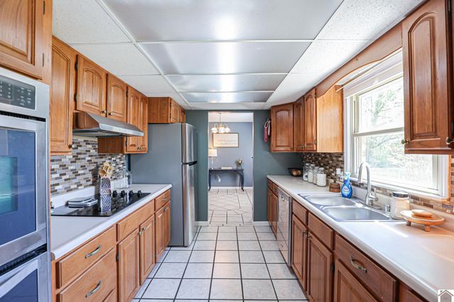 140 Brenna Dr, Paducah, KY 42001
