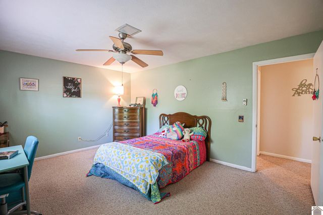 140 Brenna Dr, Paducah, KY 42001