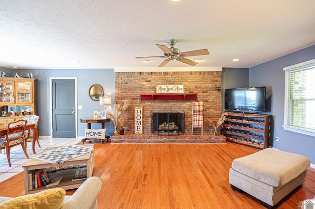 140 Brenna Dr, Paducah, KY 42001