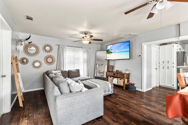 6940 Avenue K, Houston, TX 77011