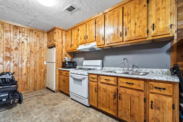 6940 Avenue K, Houston, TX 77011