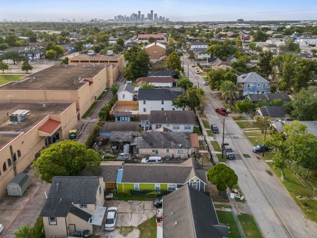 6940 Avenue K, Houston, TX 77011