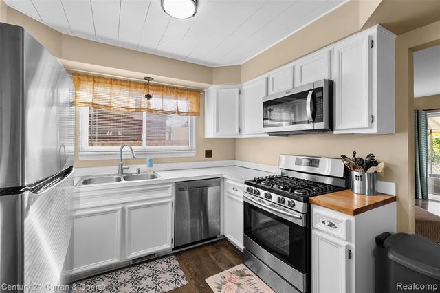 44127 Arlington Road, Canton, MI 48187