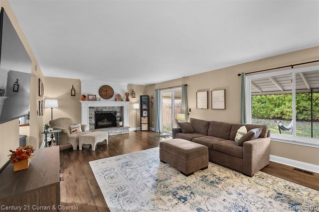 44127 Arlington Road, Canton, MI 48187