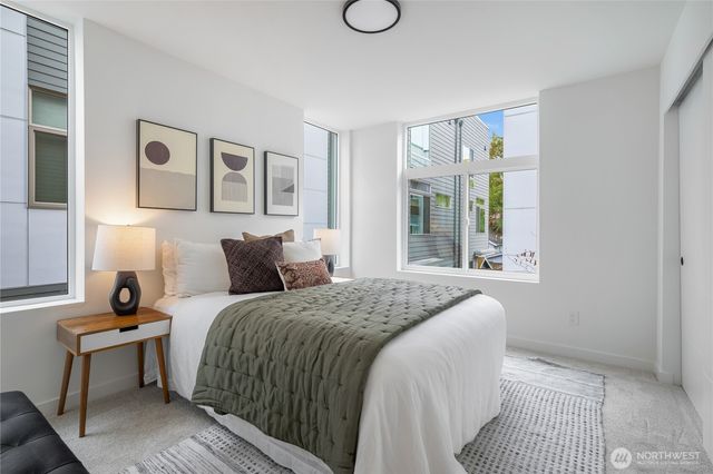 943 NW 56th Street, Seattle, WA 98107